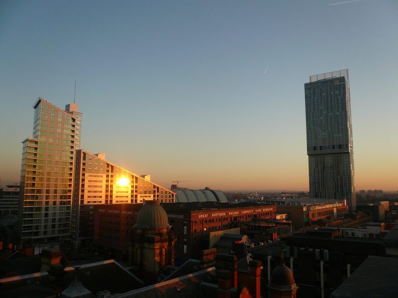 Great Northern Warehouse i Beetham Tower w Manchesterze o zachodzie słońca